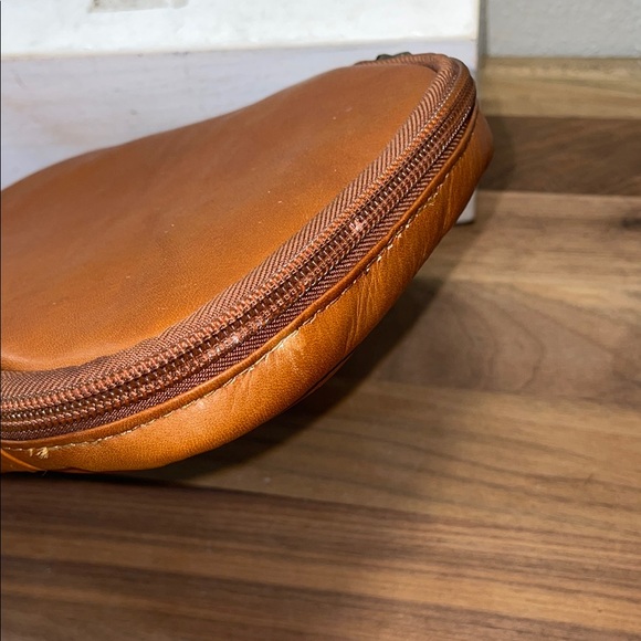 Sarge Cognac Leather Travel Work Academic Neutral Bag Zip Close Compact Organize - Picture 12 of 14